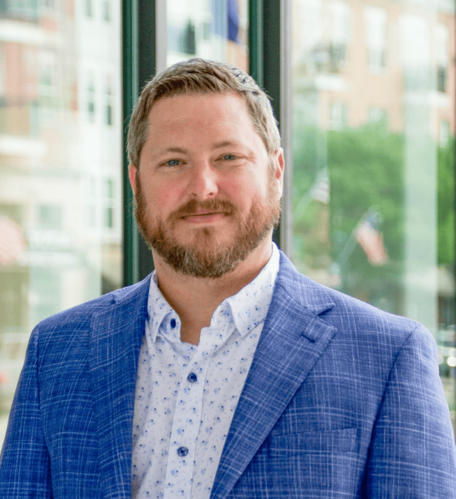 Dustin F. Fregiato